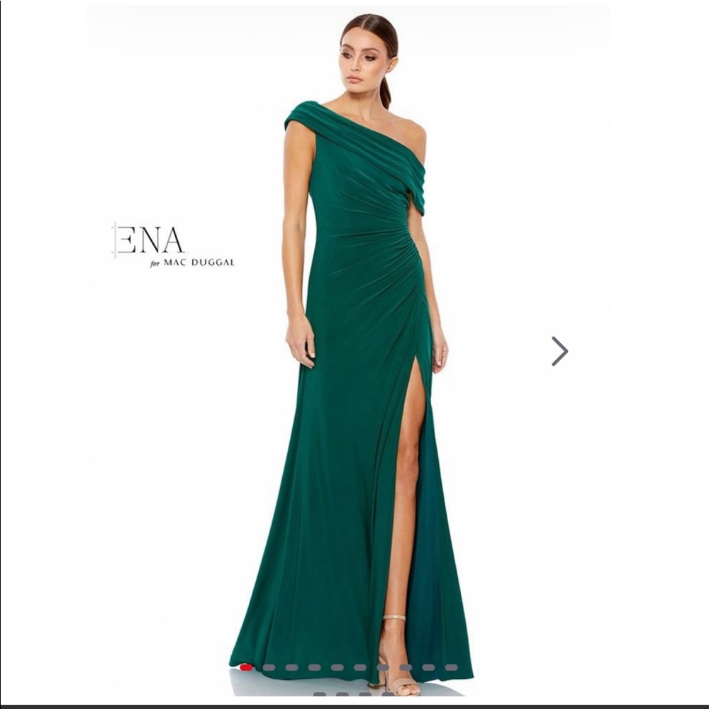 NWT Mac Duggal 26517i Spring 2021 evening collection dress. Mardi Gras